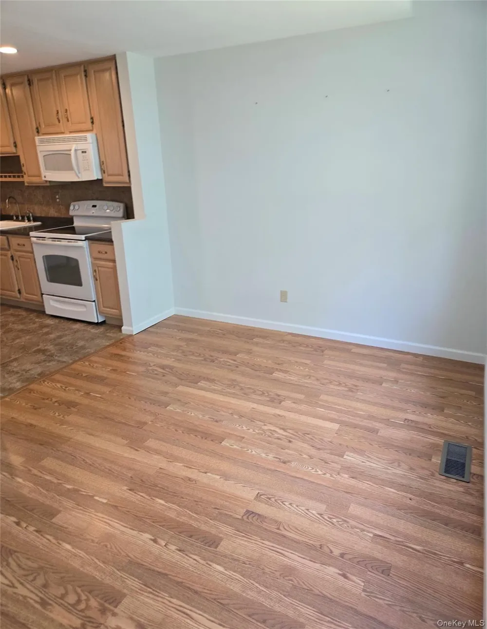 1506 Pondcrest Lane White Plains, NY 10607