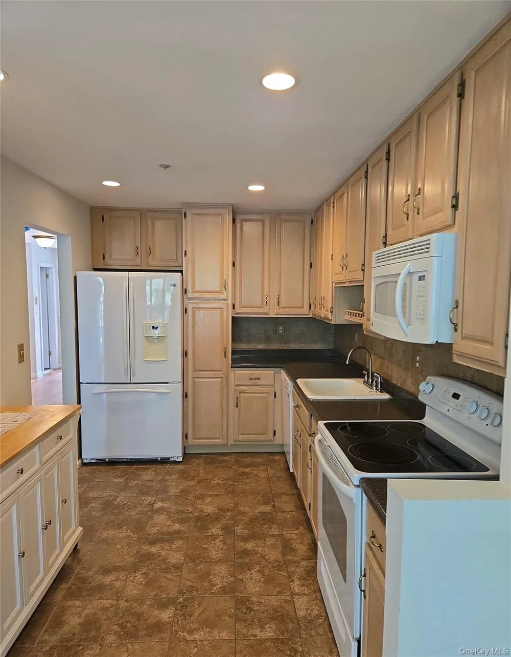 1506 Pondcrest Lane White Plains, NY 10607