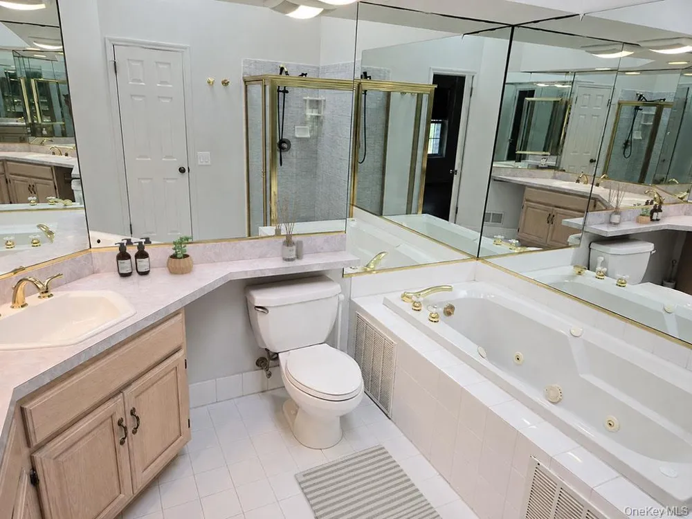 1506 Pondcrest Lane White Plains, NY 10607