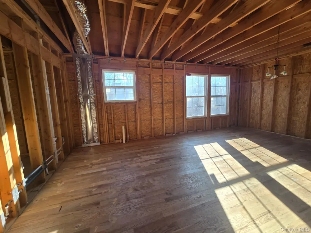 20 Barbara Lane Medford, NY 11763
