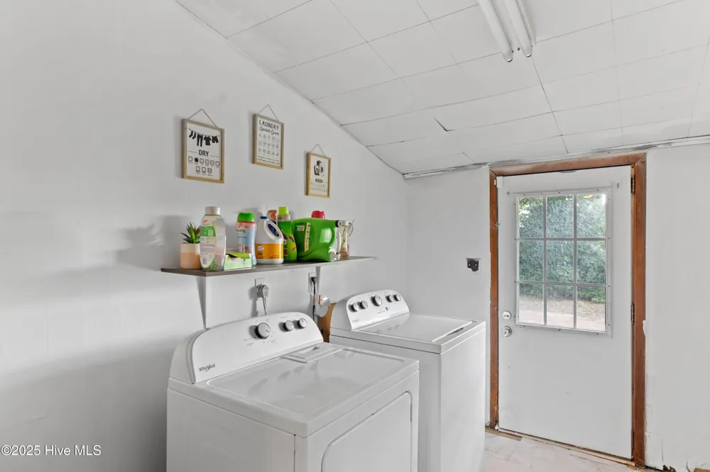 653 Seth Turner Road Albertson, NC 28508
