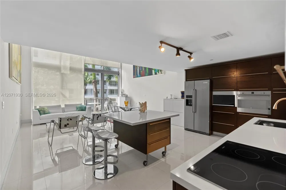 6000 Collins Ave #336 Miami Beach, FL 33140