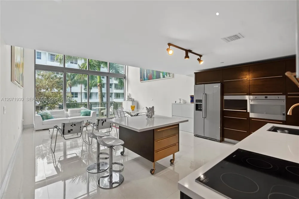6000 Collins Ave #336 Miami Beach, FL 33140