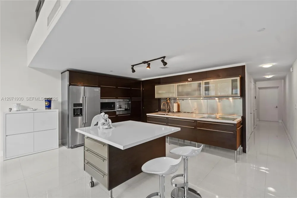 6000 Collins Ave #336 Miami Beach, FL 33140