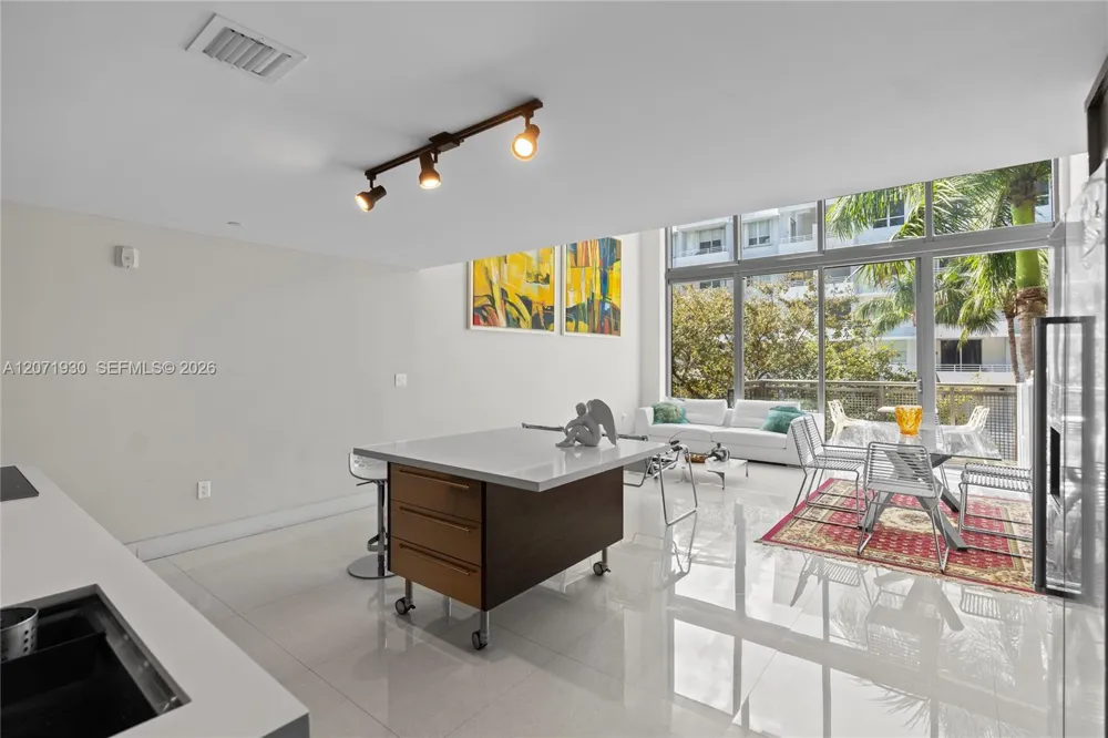 6000 Collins Ave #336 Miami Beach, FL 33140