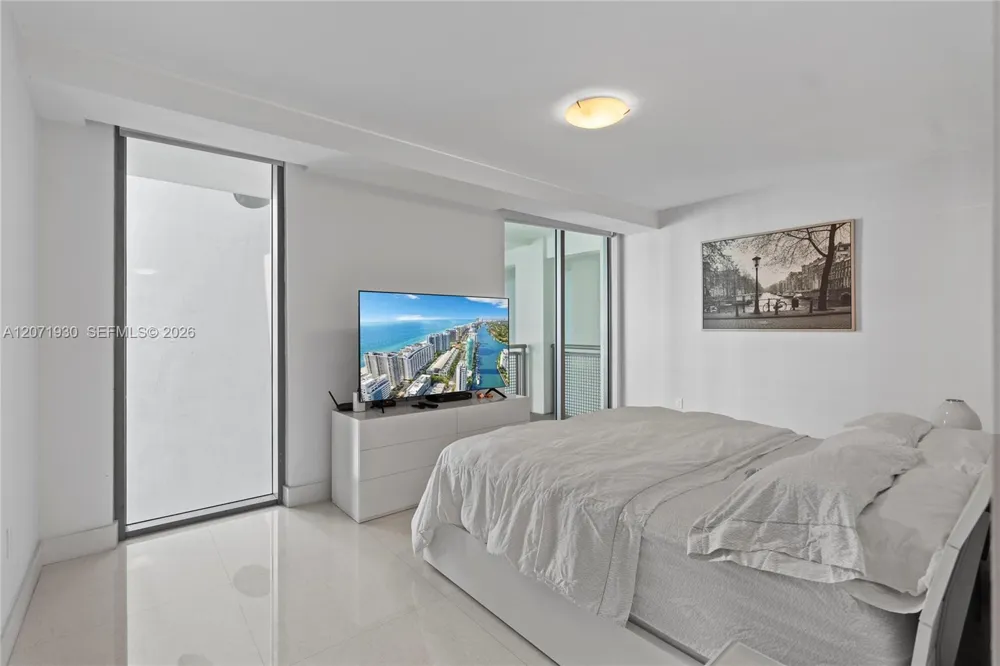6000 Collins Ave #336 Miami Beach, FL 33140