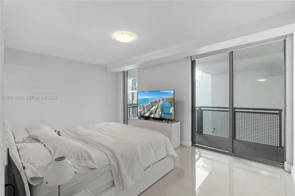 6000 Collins Ave #336 Miami Beach, FL 33140