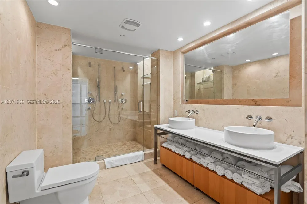 6000 Collins Ave #336 Miami Beach, FL 33140