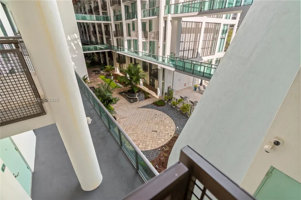 6000 Collins Ave #336 Miami Beach, FL 33140