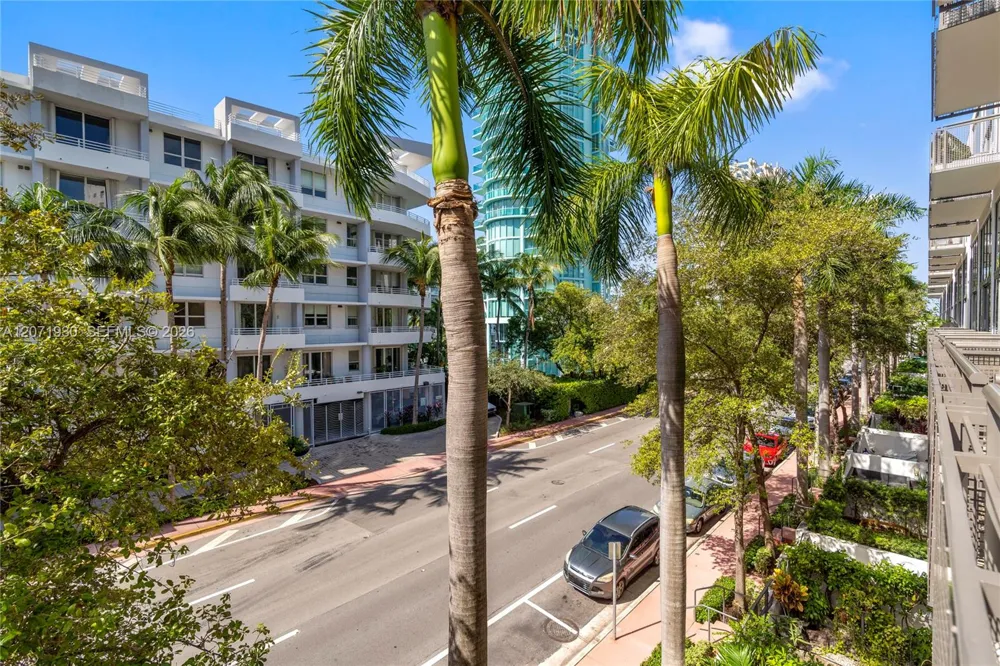 6000 Collins Ave #336 Miami Beach, FL 33140