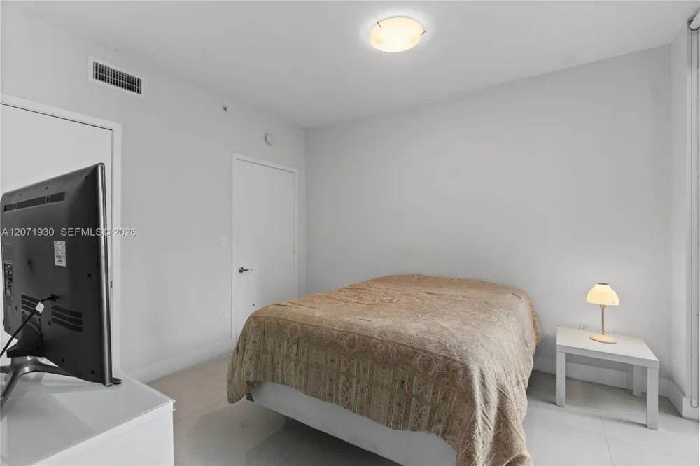 6000 Collins Ave #336 Miami Beach, FL 33140