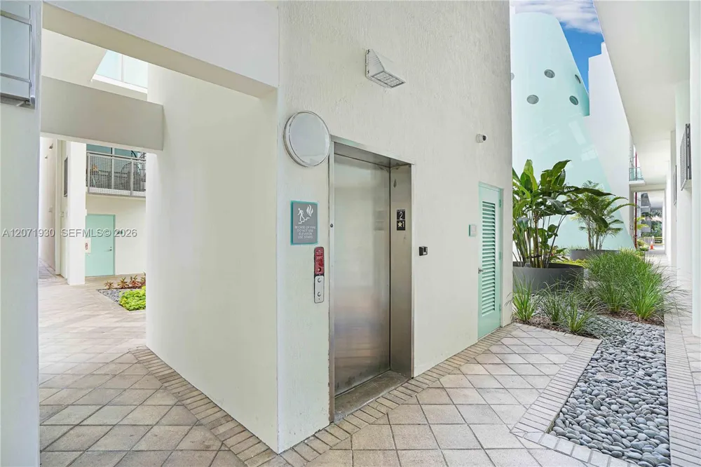 6000 Collins Ave #336 Miami Beach, FL 33140
