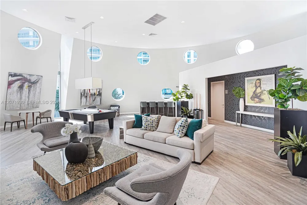 6000 Collins Ave #336 Miami Beach, FL 33140