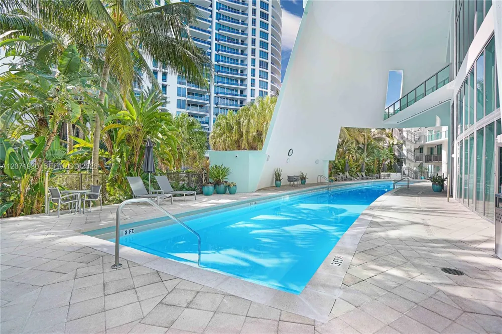 6000 Collins Ave #336 Miami Beach, FL 33140