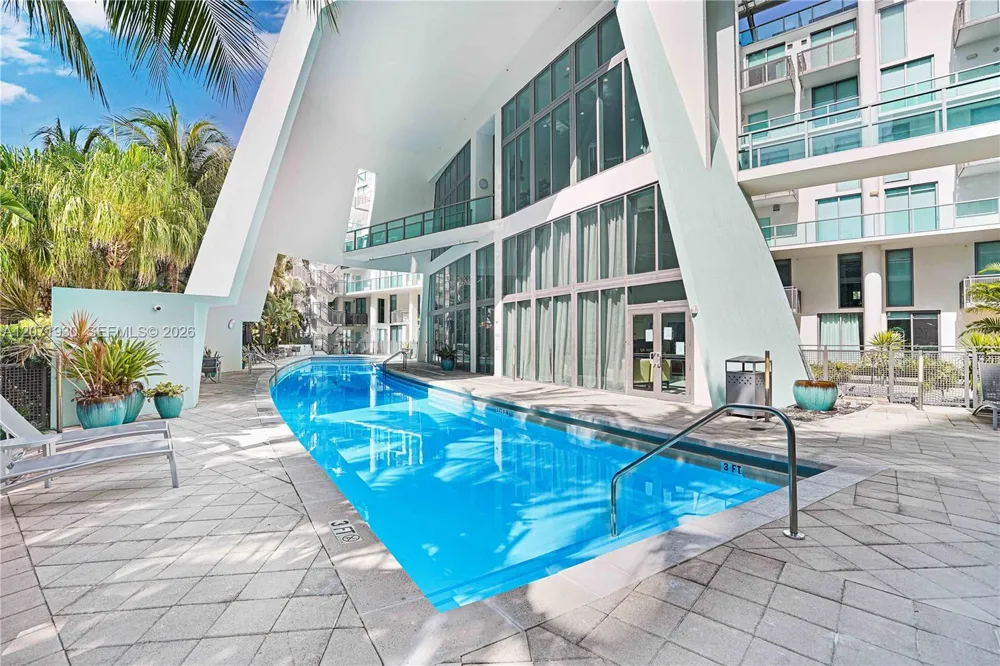 6000 Collins Ave #336 Miami Beach, FL 33140