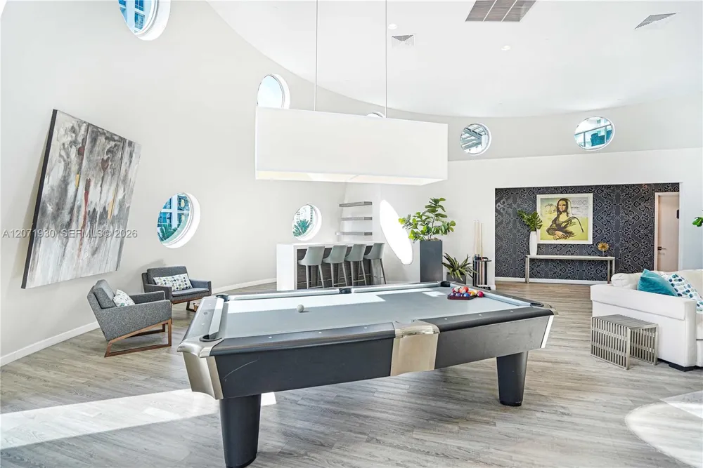 6000 Collins Ave #336 Miami Beach, FL 33140