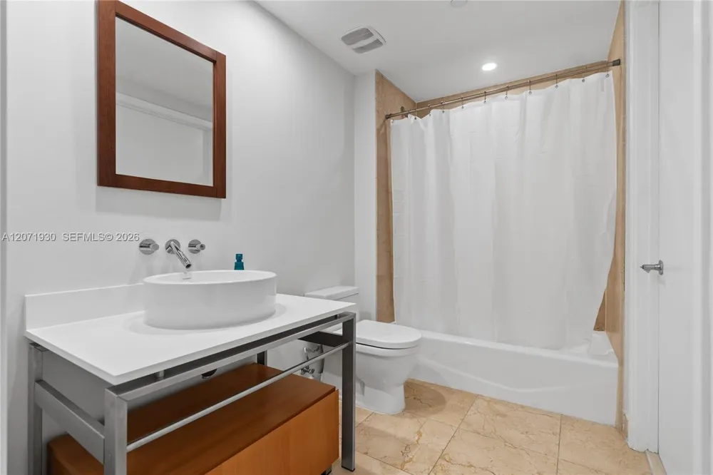 6000 Collins Ave #336 Miami Beach, FL 33140