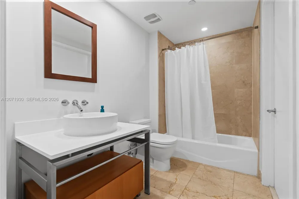 6000 Collins Ave #336 Miami Beach, FL 33140