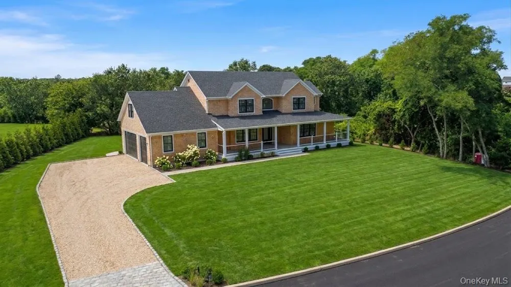 390 Wildberry Lane Southold, NY 11971