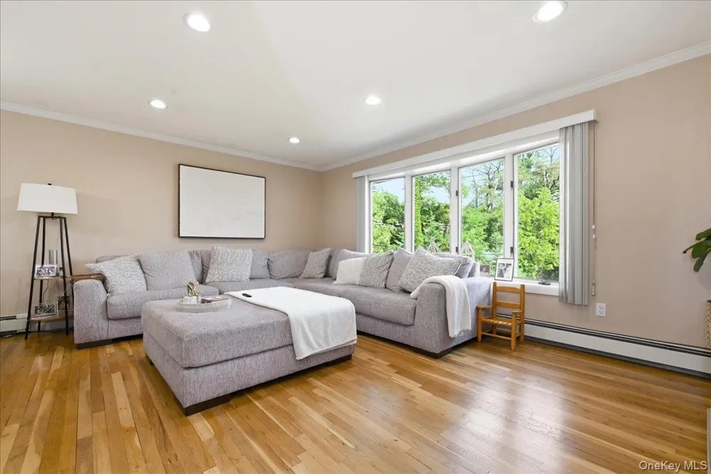 3790 Waverly Avenue Seaford, NY 11783