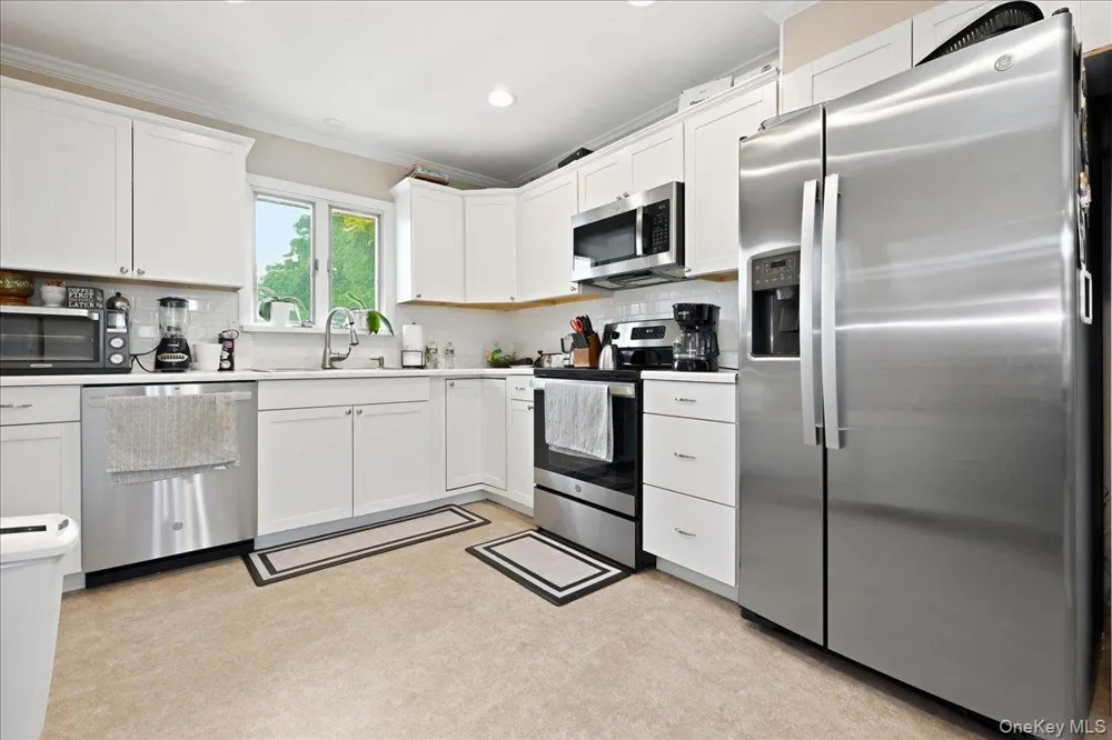 3790 Waverly Avenue Seaford, NY 11783