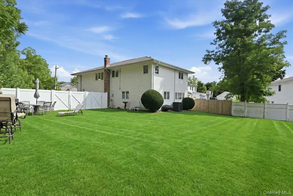 3790 Waverly Avenue Seaford, NY 11783