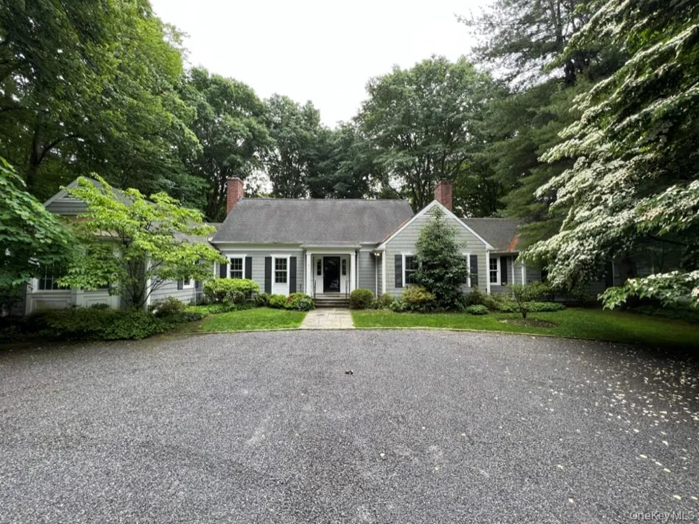 23 Matinecock Farms Road Glen Cove, NY 11542