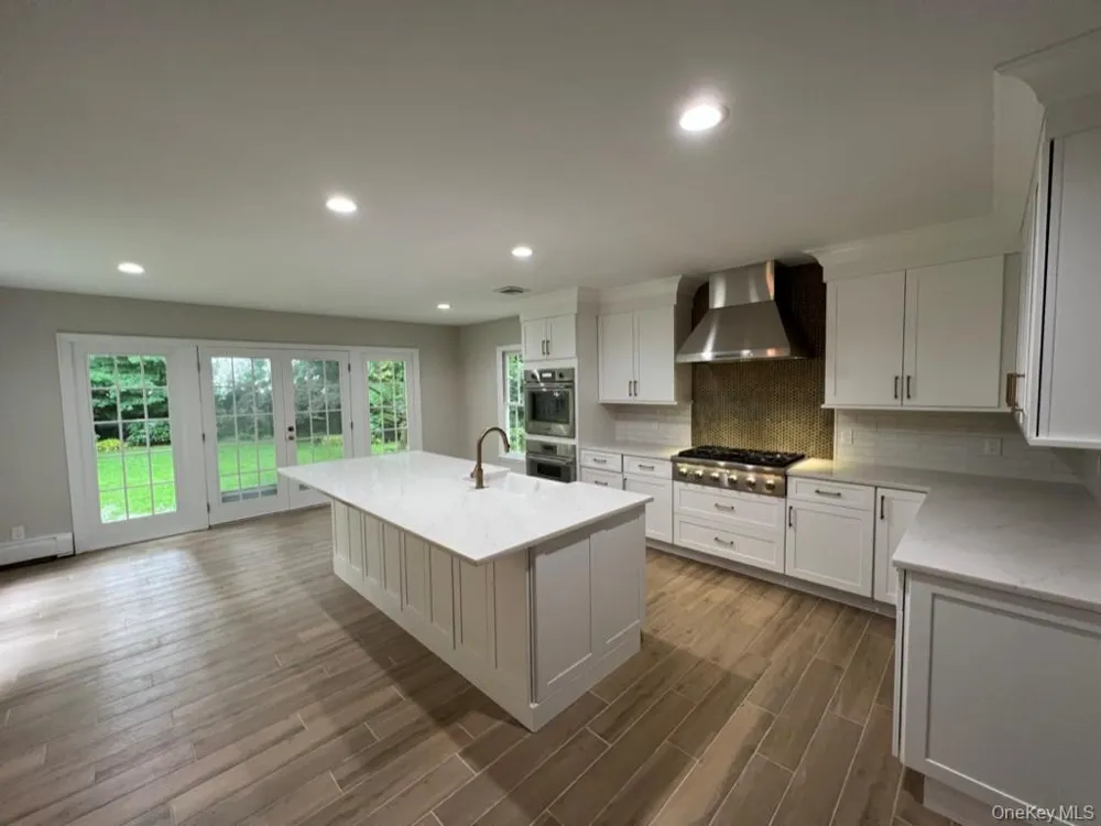 23 Matinecock Farms Road Glen Cove, NY 11542
