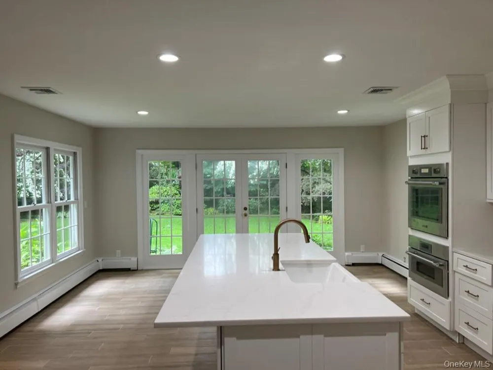 23 Matinecock Farms Road Glen Cove, NY 11542