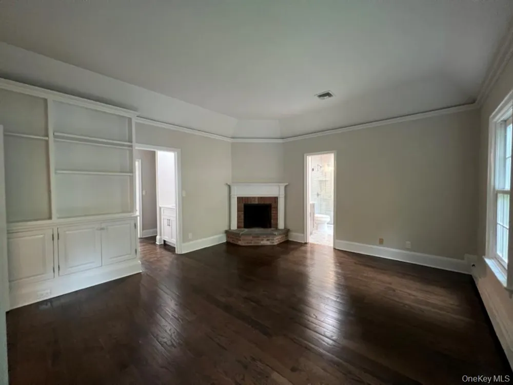 23 Matinecock Farms Road Glen Cove, NY 11542