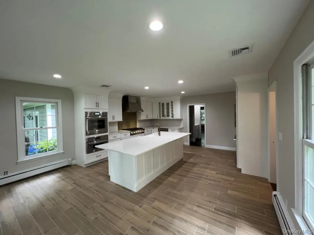 23 Matinecock Farms Road Glen Cove, NY 11542