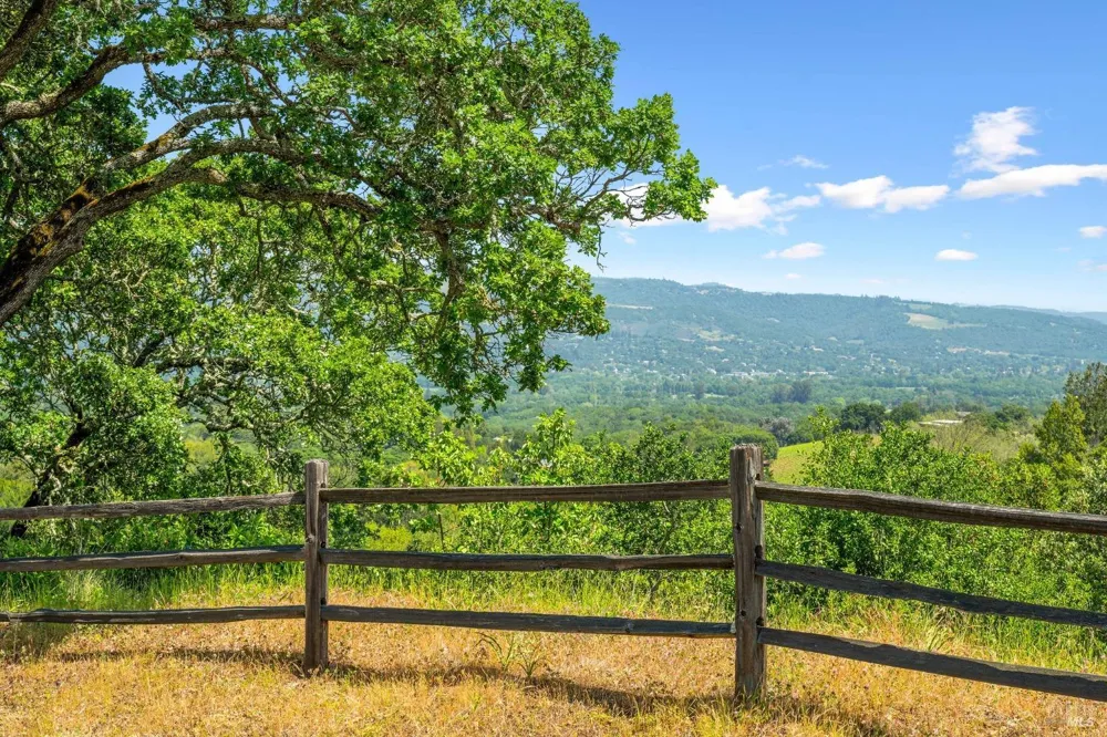 10 High Grove Lane Sonoma, CA 95476