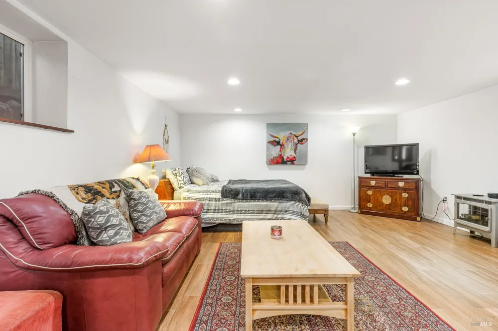 9412 Westside Road Forestville, CA 95436