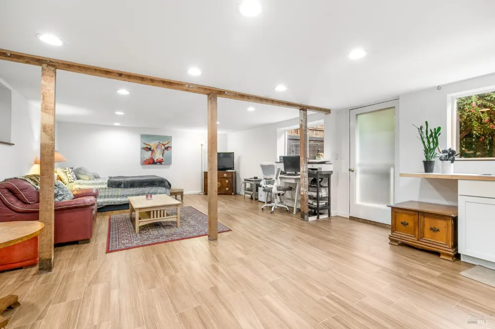 9412 Westside Road Forestville, CA 95436
