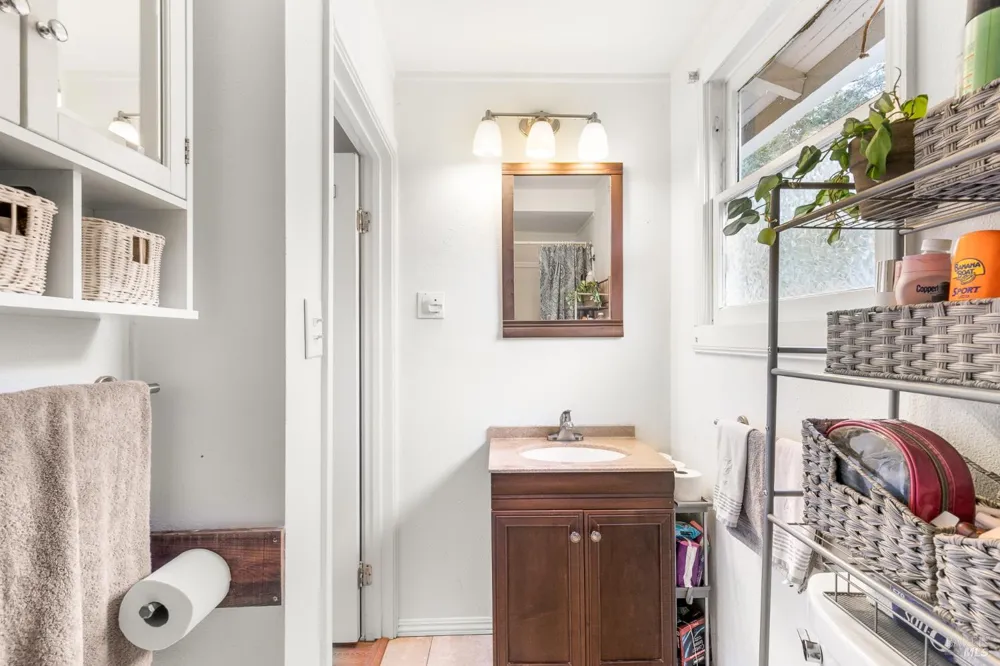 9412 Westside Road Forestville, CA 95436