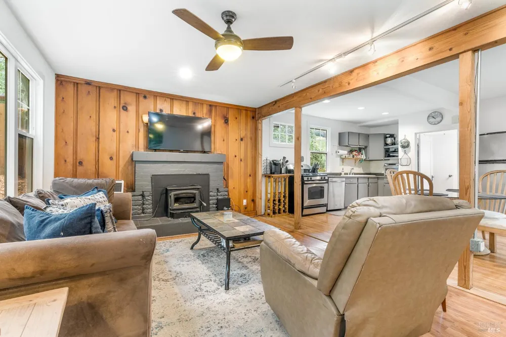 9412 Westside Road Forestville, CA 95436