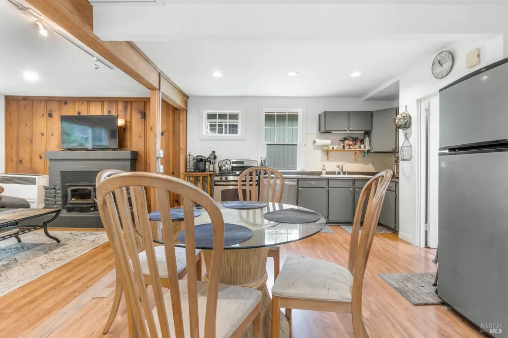 9412 Westside Road Forestville, CA 95436
