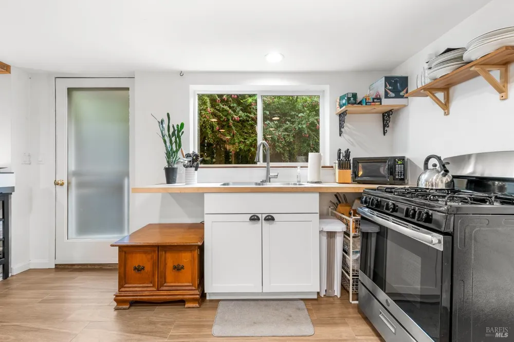 9412 Westside Road Forestville, CA 95436