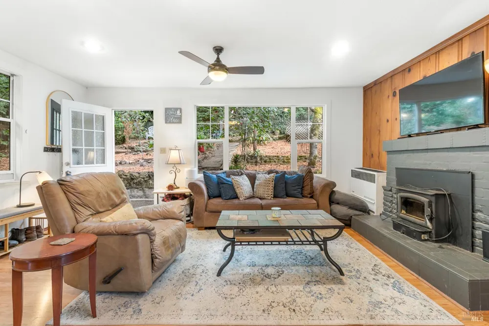 9412 Westside Road Forestville, CA 95436