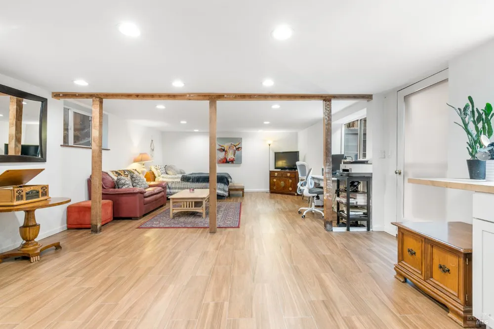 9412 Westside Road Forestville, CA 95436
