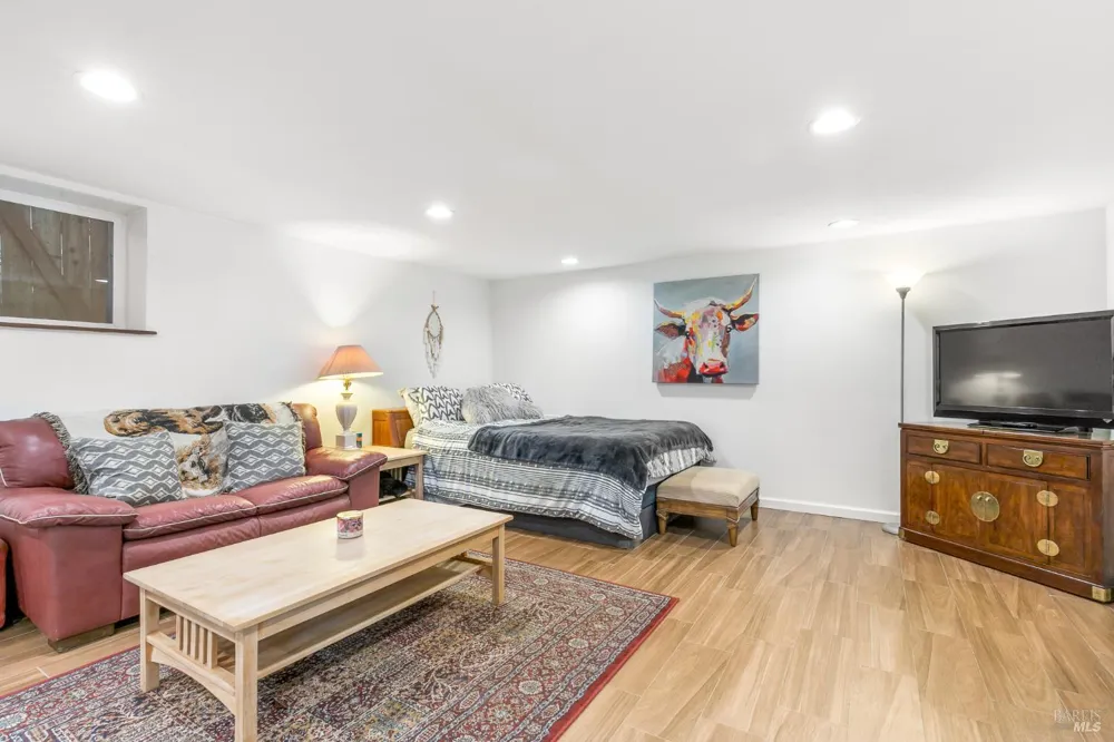 9412 Westside Road Forestville, CA 95436