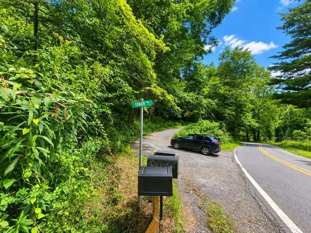 Yonah Trl Waynesville, NC 28785