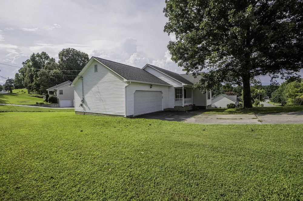 19 Melissa Drive Ringgold, GA 30736