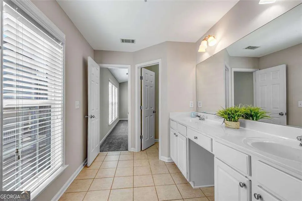 268 Balaban CIR Woodstock, GA 30188