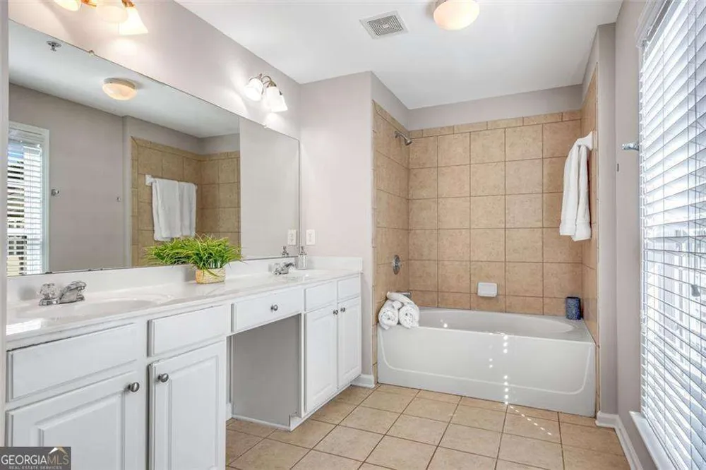 268 Balaban CIR Woodstock, GA 30188