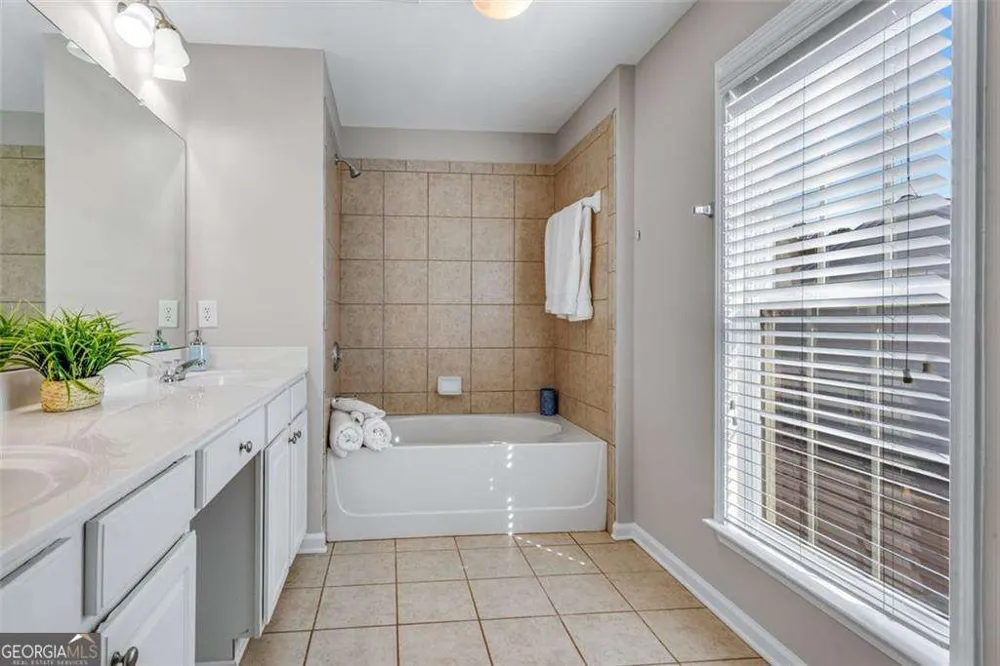 268 Balaban CIR Woodstock, GA 30188