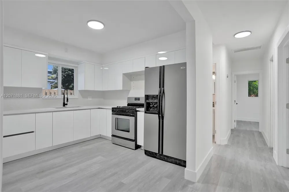 811 Finley Ct Hollywood, FL 33020