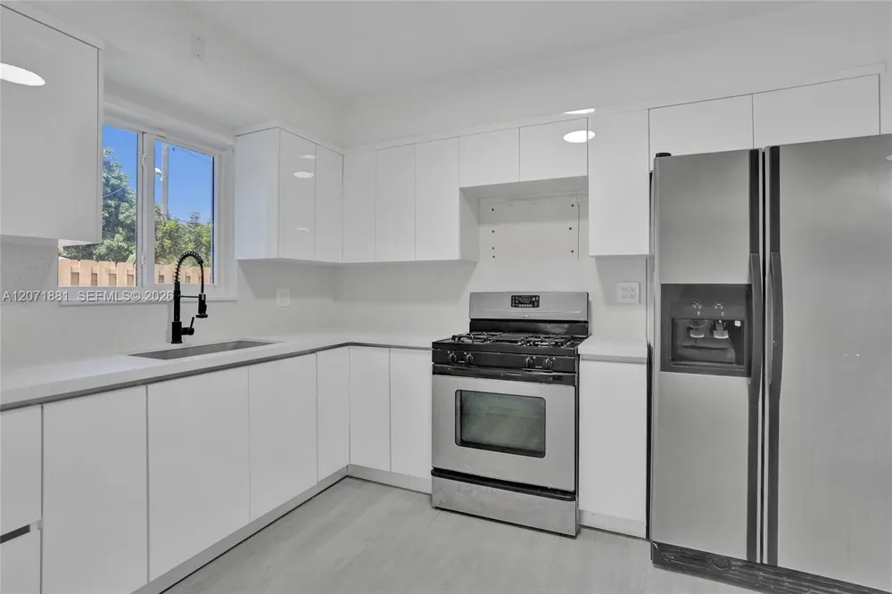 811 Finley Ct Hollywood, FL 33020