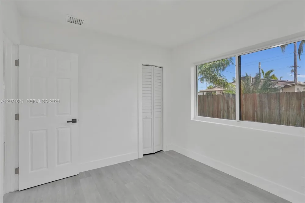811 Finley Ct Hollywood, FL 33020