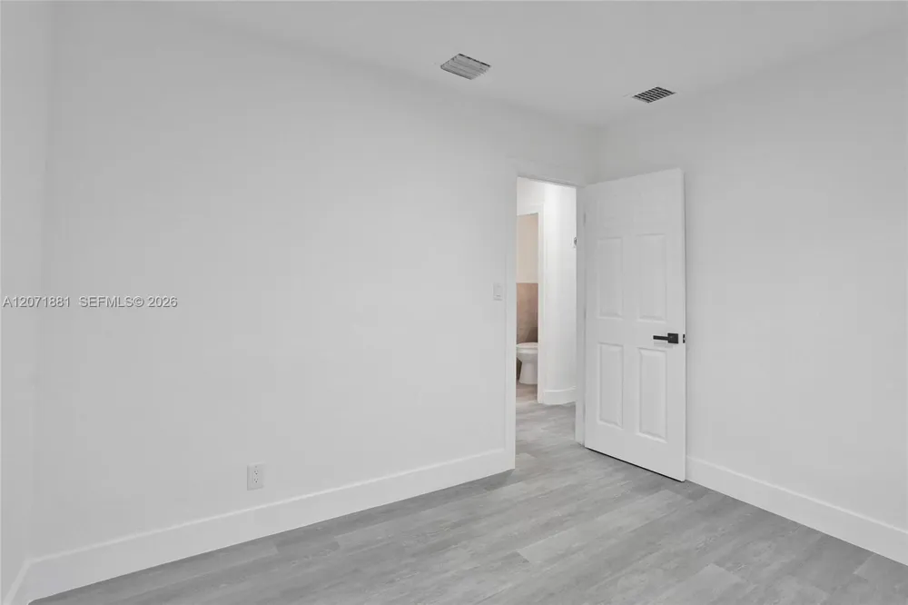 811 Finley Ct Hollywood, FL 33020